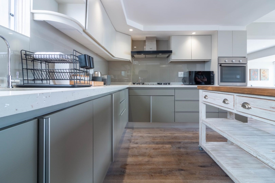 To Let 3 Bedroom Property for Rent in Sea Point Western Cape